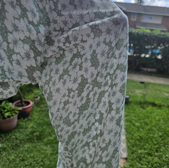 ONeill Womens Johnny Bridgette Ditsy Beach Pant ⛱️ Color is Aloe Size is Small!! - Picture 10 of 13